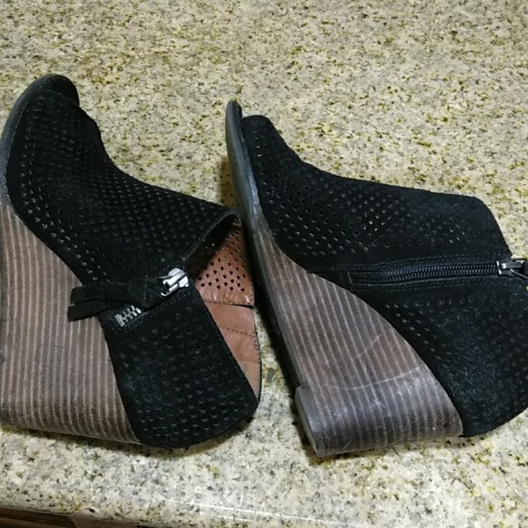 Lucky Brand Shoes - LUCKY BRAND open toe  suade wedge